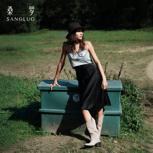 颠覆丹宁』桑罗牛仔复古印花桑蚕丝吊带女时尚百搭上衣2026新款 商品图0