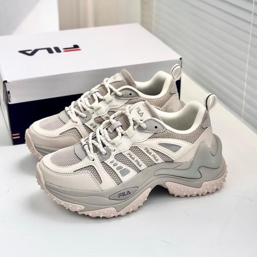 点此购买 斐乐鱼刺3女士休闲鞋厚底增高鞋运动鞋老爹鞋 dx 340734 商品图1