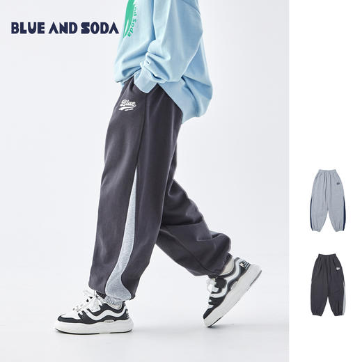 预售3.23发 蓝汽水2026春季新款男童拼色休闲束脚裤青少年复古字母潮酷卫裤 商品图0