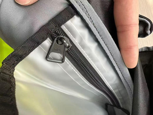 原单正品耐克装备包，衣物包，也可做双肩包，比普通双肩包容量大不少，全部带吊牌，主标洗标吊牌也都齐全 商品图12