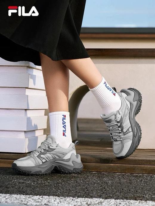 点此购买 斐乐鱼刺3女士休闲鞋厚底增高鞋运动鞋老爹鞋 dx 340734 商品图9