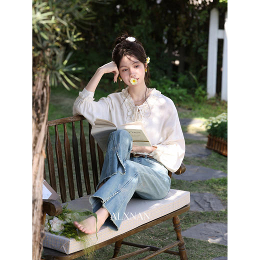 鹿向南「慵懒时光」蓝色微喇牛仔裤女春季新款设计感开叉直筒裤子 商品图4