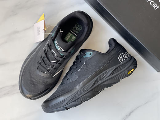 点此购买 可隆男女款抓地V底巴斯夫轻盈越野户外功能鞋跑鞋 98 340724 商品图1