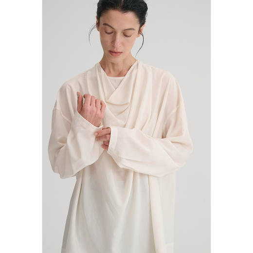 MAISON CECILE 两色|莱赛尔醋纤透气凉爽优雅随性不规则荡领衬衫 商品图0