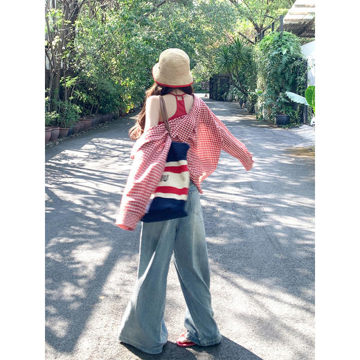 <曾小咸推荐>慵懒风红格子宽松防晒衬衫 商品图4