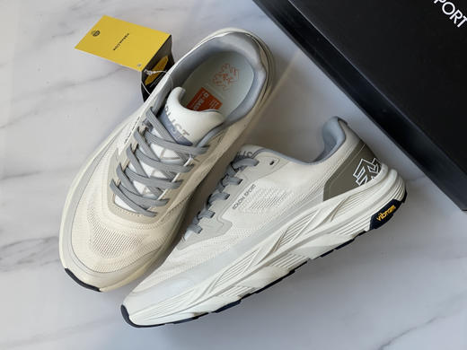 点此购买 可隆男女款抓地V底巴斯夫轻盈越野户外功能鞋跑鞋 98 340724 商品图2