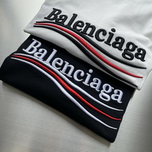 点此购买 巴黎世家春夏季男女款经典圆领宽松短袖T恤 md 340711 商品图8