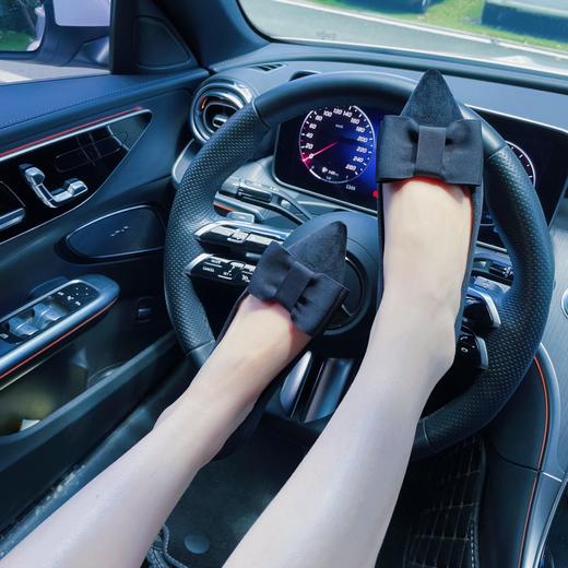 点此购买 CAROLINALIYA女士尖头蝴蝶结气质单鞋 dx 340748 商品图4