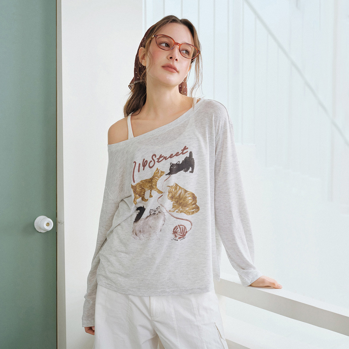 714street轻薄小猫一字肩长袖罩衫2026春夏雪花肌理宽松斜肩T恤女