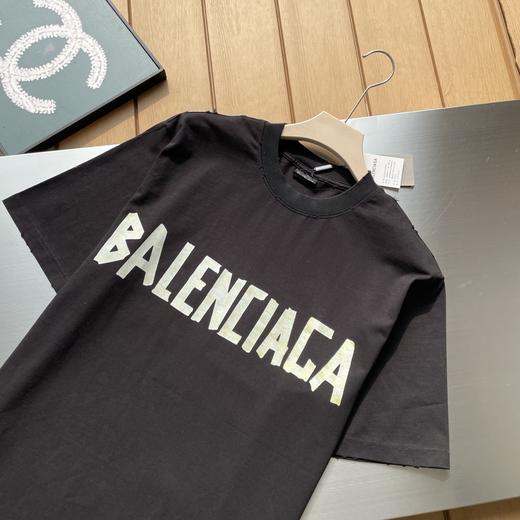 点此购买 巴黎世家春秋季男女款复古黄色胶带涂鸦logo水洗做旧磨破工艺短袖T恤 md 340709 商品图6