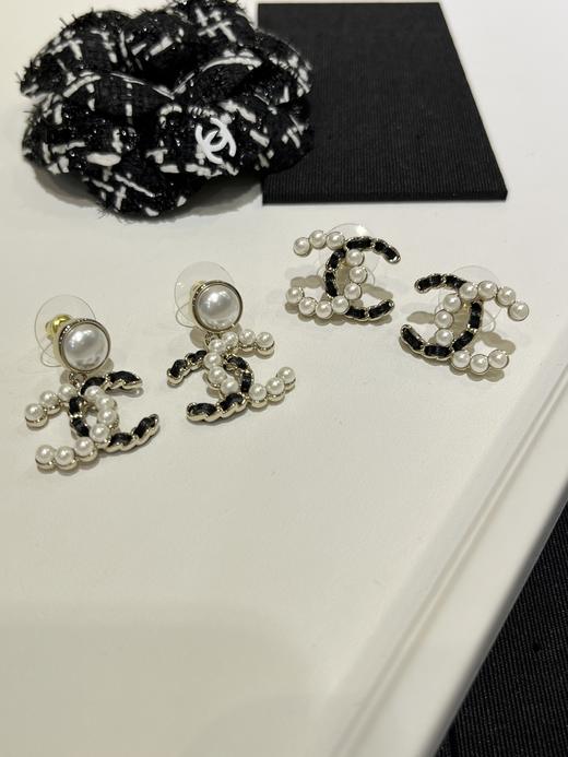 香奈儿 25K新款珍珠拼皮穿链双C耳环（XK） 商品图9