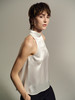TR她热 优雅小姐 白色醋酸缎面镂空优雅光泽小高领无袖挂脖背心 商品缩略图1