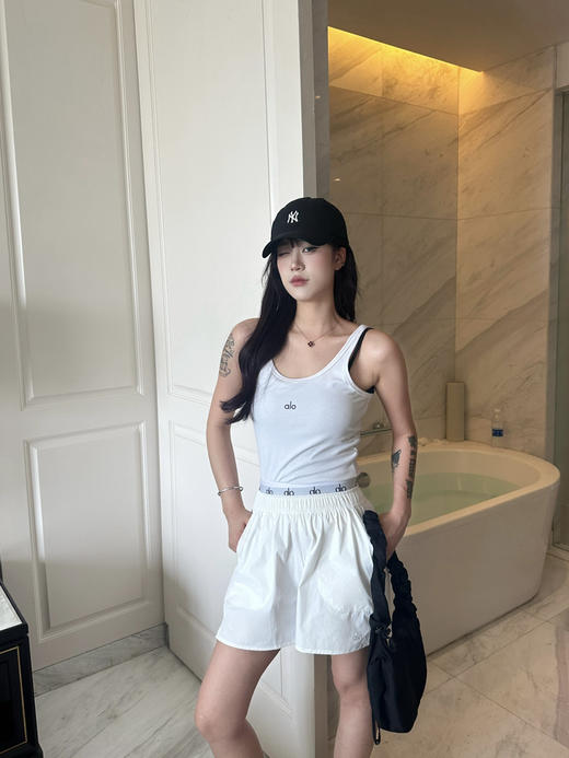 alo女士双腰短裤 商品图3