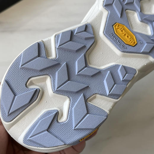 点此购买 可隆男女款抓地V底巴斯夫轻盈越野户外功能鞋跑鞋 98 340724 商品图12