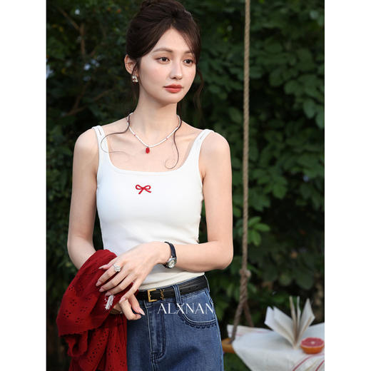 鹿向南「漫春柔叙」白色无袖内搭背心女春夏修身短款吊带打底衫 商品图0
