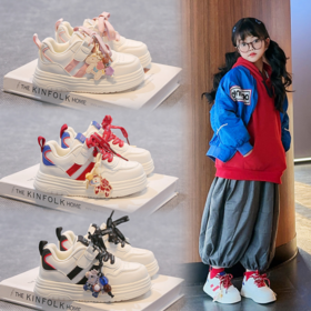 🌈马年限定✨小马挂件小白鞋【岁愿旗舰版小马挂件魔术贴小白鞋经典运动板鞋C-15】｜开学穿被问爆💥 谁懂啊！