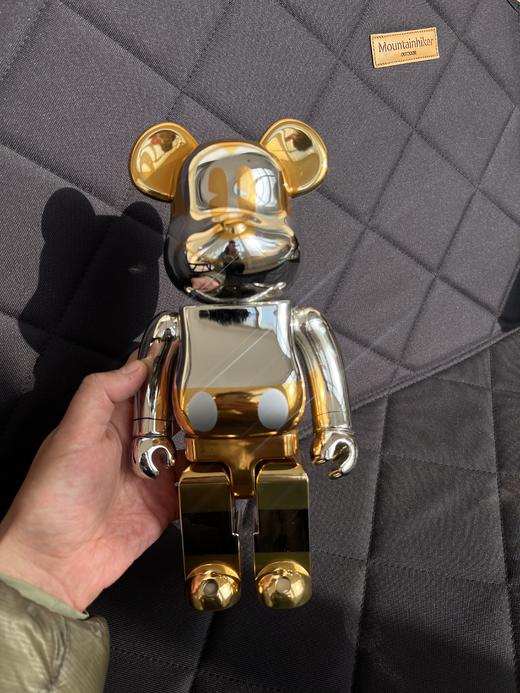 400%型号      深圳原厂正品，b品。   闲鱼最低300多！！（空山基 x Bearbrick 未来米奇金银电镀款） 商品图3