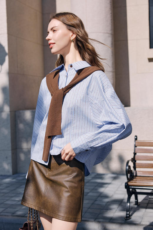 【百图lulu定制】【松弛感条纹衬衫】全棉  清爽 蓝色 条纹 腔调 蝙蝠衫 长袖衬衫 商品图2