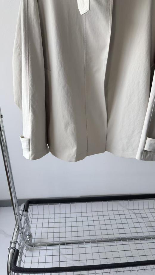 26春款SISLEY纯原单风衣外套，韩国🇰🇷客供面料，超有质感，面料自带光感，高级感满满，简单大气的廓形，不挑身材，超好驾驭！ 商品图3