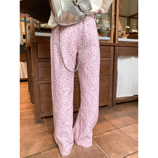 <曾小咸推荐>3.1现货秒杀！微信超特价！韩系粉色豹纹高腰直筒牛仔裤 日常229.99 立减130 秒杀99.99！ 商品图1