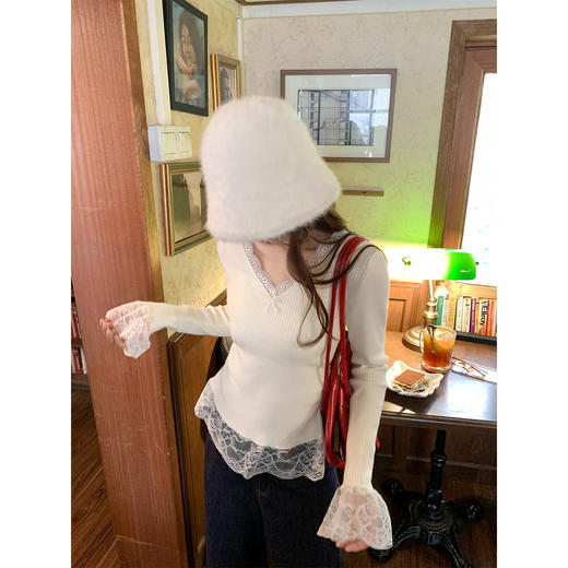 <曾小咸推荐>3.1现货秒杀！微信超特价！韩系v领蕾丝花边毛针织衫 日常129.99 立减60 秒杀69.99！淡粉色麻花v领毛衣 秒杀129.99！！ 商品图1