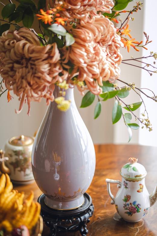 独角鹿西洋古董1875-1876年代法国御窑塞弗尔签名出品手绘描金阿拉伯花卉纹装饰粉紫变色釉瓷花瓶一对 商品图2