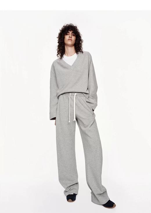 一店z 【三层结构空气层】Moc龟背肌理不易皱"轻暖"套装V领卫衣+弯刀裤 商品图4