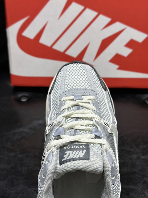 春季特惠💰320 高版本 Nk Zoom Vomero 5 "Earth Fossil" 佛莫罗5代系列经典复古休闲运动鞋 商品图7