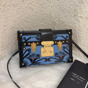 Lv petite malle 牛皮 蓝拼黑 花卉印花 金扣 硬盒子