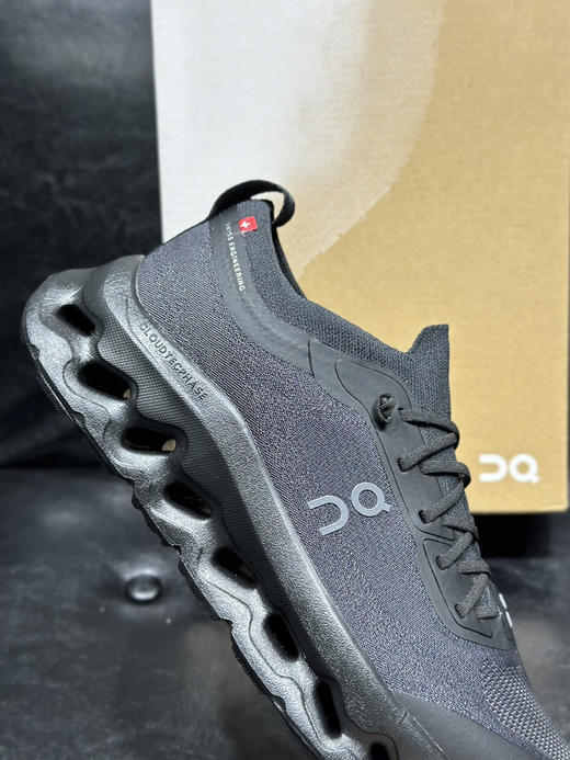 春季特惠💰320 Zendaya x Law Roach x On 昂跑 Cloudtilt Moon 以前卫艺术视角重塑经典鞋型 商品图6