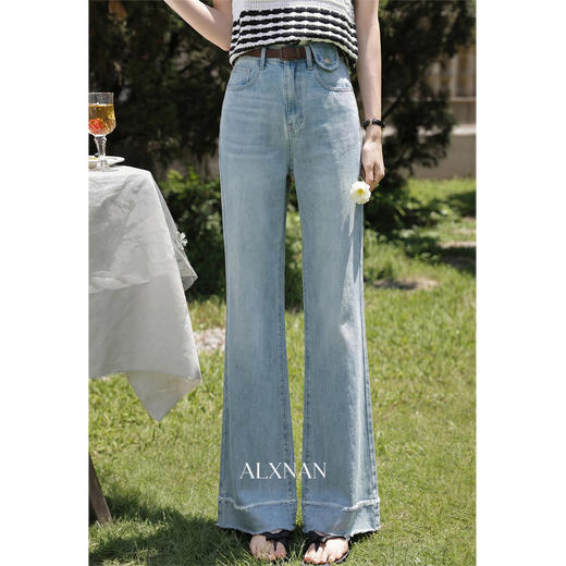 鹿向南「牛仔诗篇」蓝色微喇直筒牛仔裤女春季新款高腰显瘦长裤子 商品图4