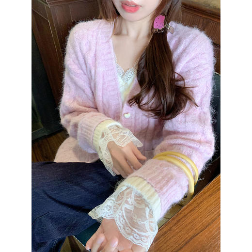 <曾小咸推荐>3.1现货秒杀！微信超特价！韩系v领蕾丝花边毛针织衫 日常129.99 立减60 秒杀69.99！淡粉色麻花v领毛衣 秒杀129.99！！ 商品图3