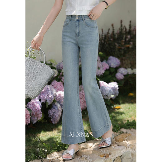 鹿向南「法式诗行」浅蓝修身直筒微喇叭牛仔裤女春显瘦小个子长裤 商品图1