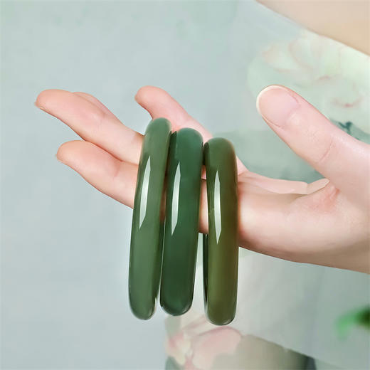 【新品首发】瑞玉系列 中国玉和田玉碧玉平安镯 送妈妈送女友MEMORA诗普琳NW104901、NW104902、NW105902 商品图5