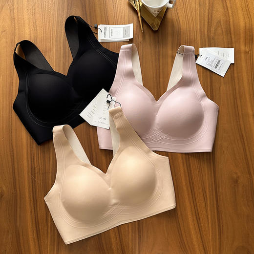 官网499！断码 安家大胸显小塑形防下垂文胸女 大码无钢圈全罩杯可拆卸连体胸垫内衣 显瘦不臃肿 商品图7