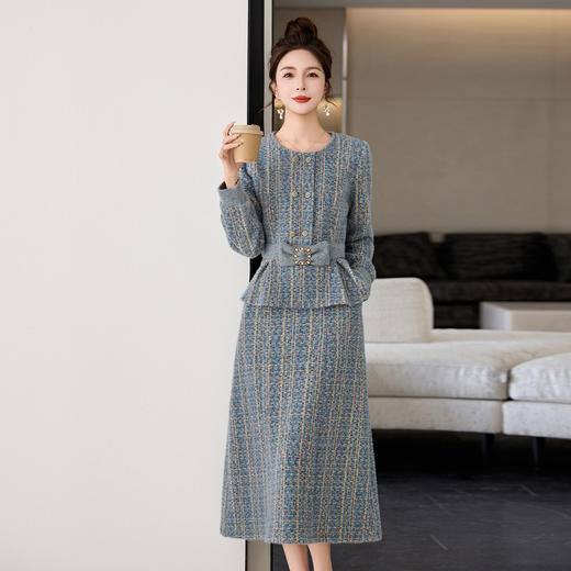 【预售7天】2026春季新款洋气时尚格纹蝴蝶结系带上衣外套半裙两件套裙LB2603 商品图0