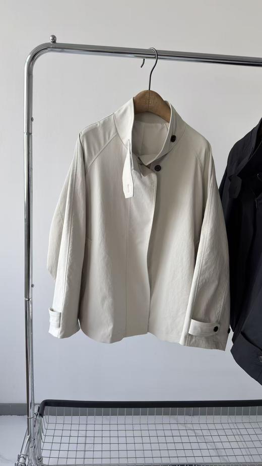 26春款SISLEY纯原单风衣外套，韩国🇰🇷客供面料，超有质感，面料自带光感，高级感满满，简单大气的廓形，不挑身材，超好驾驭！ 商品图1