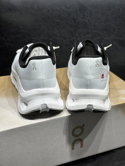 春季特惠💰320 欧版 出货 昂跑 tilt 海外楦头大脚掌 商品图2