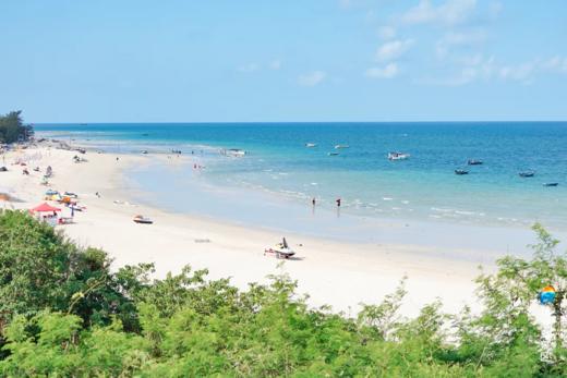 <广西涠洲岛3天动车深度游>出海观鲸、鳄鱼山火山公园、石螺口 海滩、盛塘天主教堂、梦幻五彩滩、滴水丹屏日落、浪漫蓝湾、贝壳沙 滩、海上蓝桥 商品图1