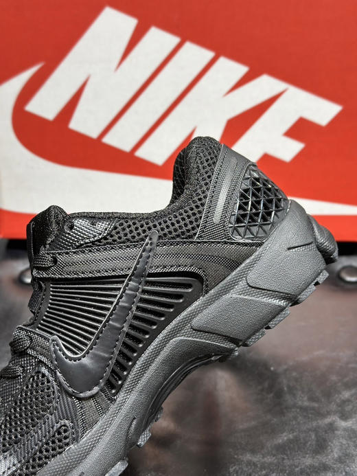 春季特惠💰320 高版本 Nk Zoom Vomero 5 "Earth Fossil" 佛莫罗5代系列经典复古休闲运动鞋 商品图8