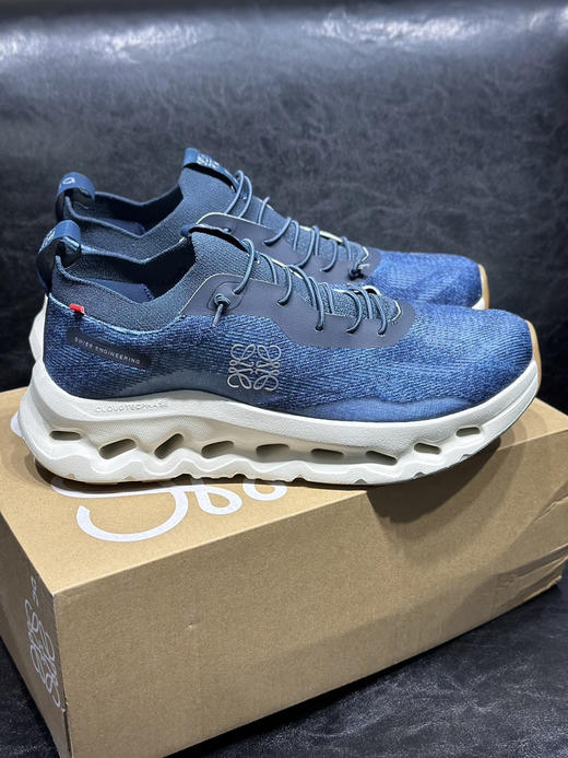 春季特惠💰300 LOEWE 罗意威 x On 昂跑 联名款 Cloudtilt 跑鞋 商品图1