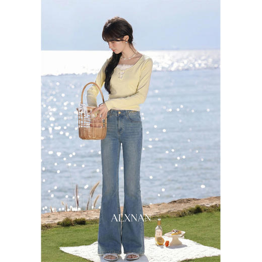 鹿向南「埃尔菲斯」蓝色微喇牛仔裤女春季新款小个子修身喇叭裤 商品图4