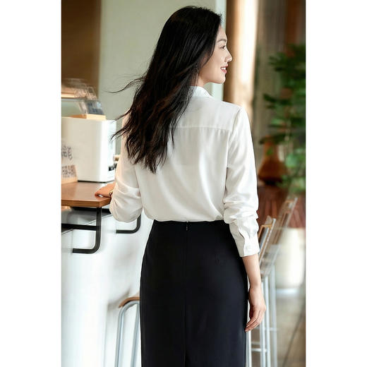 经典基础款白衬衫 百搭王搭配西裤/半裙/西装 一秒穿出专业感 米思阳2026春季新款不易皱职业百搭衬衫女通勤白色上衣4261 商品图3