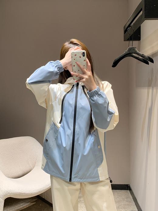 香奈儿  26Ss早春新款 拼色拉链连帽冲锋衣外套（MM） 商品图0
