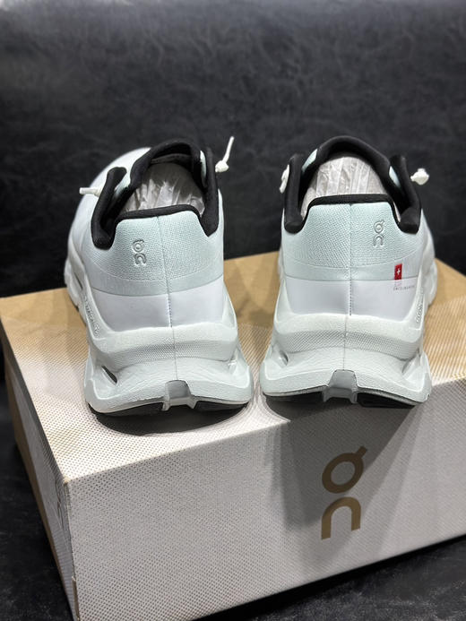 春季特惠💰320 欧版 出货 昂跑 tilt 海外楦头大脚掌 商品图2