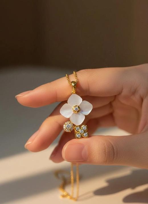 绣球圆满天然贝母项链 银镀金饰品（非质量问题  不退不换） 商品图5