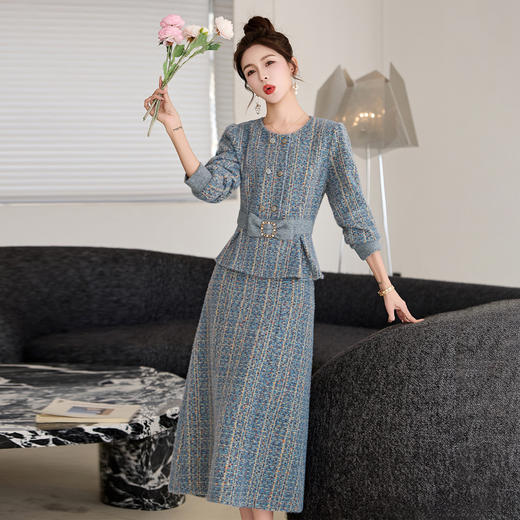 【预售7天】2026春季新款洋气时尚格纹蝴蝶结系带上衣外套半裙两件套裙LB2603 商品图3