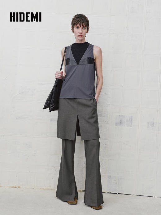 HIDEMI 设计感油蜡皮拼接套装深V领无袖背心上衣 商品图1