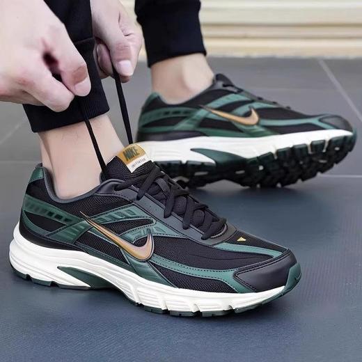 【耐克】新款男款跑步鞋HQ3611-010 商品图0