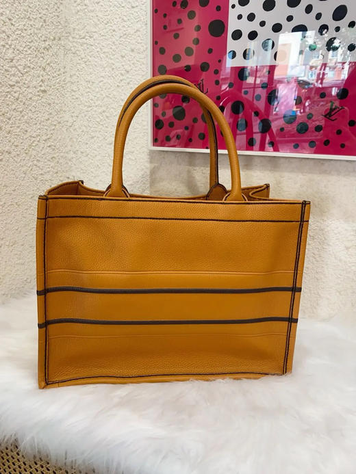 Dior book tote 中号 压纹logo 焦糖色 牛皮 托特包 商品图1